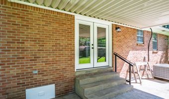 203 James St, Batesville, MS 38606