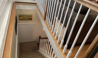 10 Lindgren Ter, Ansonia, CT 06401