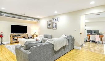 70 Turner St, Warwick, RI 02886