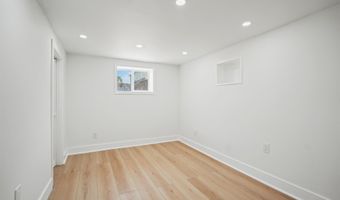 31 W 46TH St 1, Bayonne, NJ 07002
