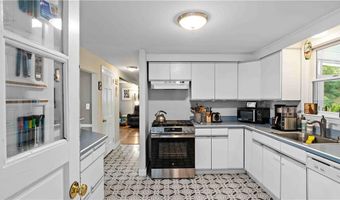 74 Algonquin Rd, East Providence, RI 02916