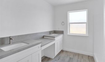 10533 Mohawk Rd, Apple Valley, CA 92308
