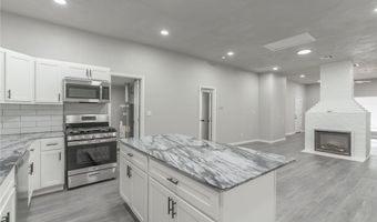1027 W Idaho Ave, Chickasha, OK 73018
