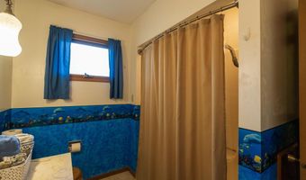 207 N 10th St, Albia, IA 52531