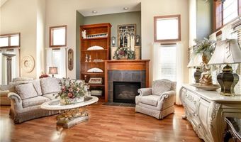 1699 Glade Dr SW, Altoona, IA 50009