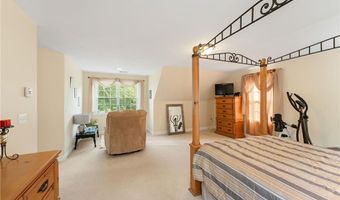 10 Sables Way, Lincoln, RI 02865