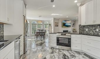 11 Macintosh Dr, Andover, NJ 07848