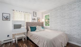 165 Lynn Cir, East Greenwich, RI 02818
