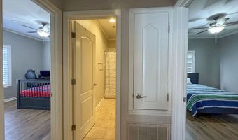 204 Piccadilly, Batesville, MS 38606