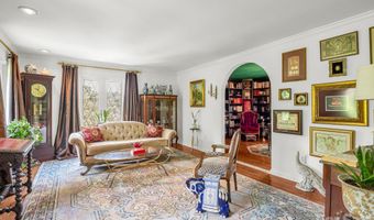 8 Sunny Ridge Dr, Asheville, NC 28804