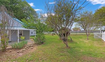233 E Main St, Bells, TN 38006