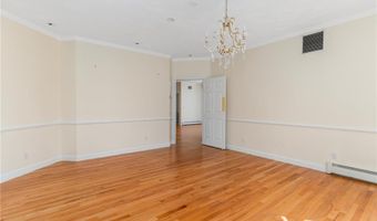 4 Christopher Dr, Lincoln, RI 02865