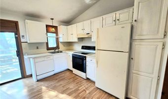 3 Lakeview Dr, Narragansett, RI 02882