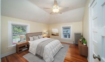 40 Vine St, East Greenwich, RI 02818