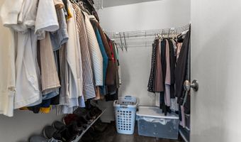 3333 N CASALOMA Dr 9, Appleton, WI 54913