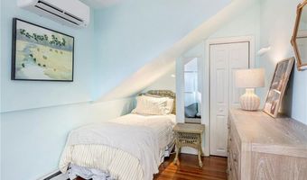 604 Thames & 4 Dixon St, Newport, RI 02840