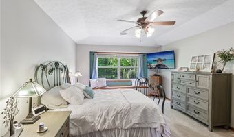 1250 Orchard Glen Dr, Amherst, OH 44001