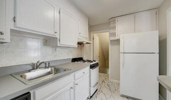 5813 FIFER Dr, Alexandria, VA 22303
