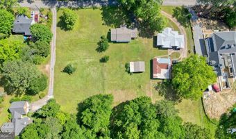 110 Barnesdale, Woodstock, GA 30188