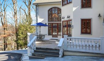 160 Pelican Rd, Middletown, NJ 07748