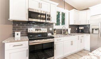 42 Seminole Trl, Cranston, RI 02921