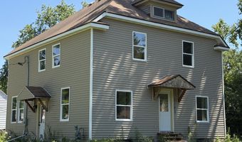 1301 Garland St, Allouez, WI 54301