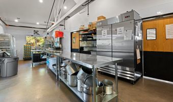 21338 OAK Ln, Aurora, OR 97002