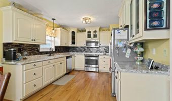 314 War Emblem Dr, Boiling Springs, SC 29316