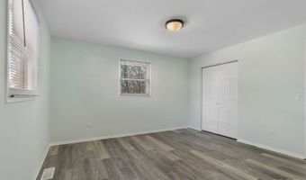 197 Maplewood Dr, Antioch, IL 60002