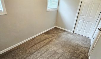 861 Oak Crst, Baxter Springs, KS 66713