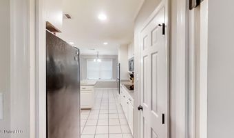 136 Westlake Dr, Brandon, MS 39047