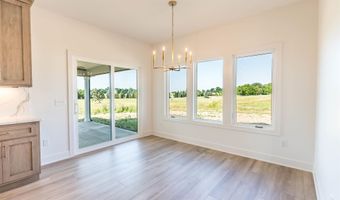 2217 Golfview Dr, Auburn, IN 46706