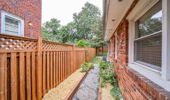 706 W GLEBE Rd, Alexandria, VA 22305
