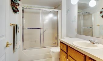 200 Greentree Cir, Aurora, OH 44202