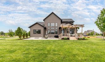 5467 Windrose Ln, Ames, IA 50014