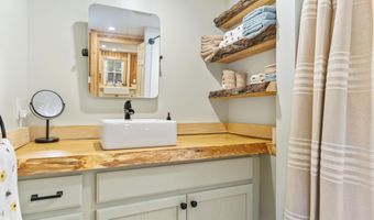 60 Eagle Dr, Barrington, NH 03825