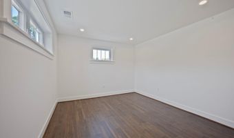 2100 PATRICK HENRY Dr, Arlington, VA 22205