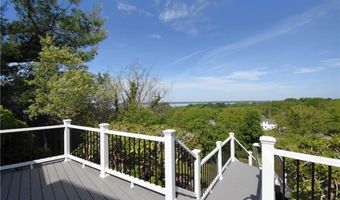 32 J H Dwyer Dr, Middletown, RI 02842