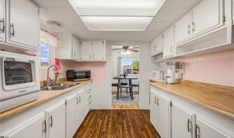 976 Holly St, Bullhead City, AZ 86442
