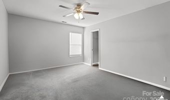 3902 Larkhaven Village Dr, Charlotte, NC 28215