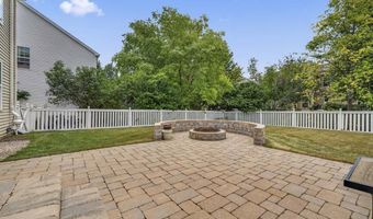 996 Timber Lake Dr, Antioch, IL 60002