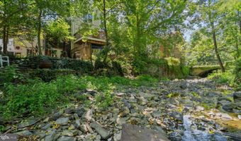 28 SWAN St, Lambertville, NJ 08530