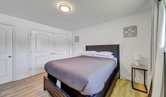 116 E Brittany Dr, Arlington Heights, IL 60004