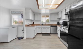 21111 Multnomah Rd, Apple Valley, CA 92308