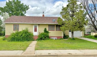 308 4th St SW, Bowman, ND 58623