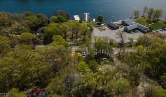 4 Amicalola Dr, Alloway, NJ 07422