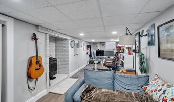 1 Fried Ave, Bristol, RI 02809