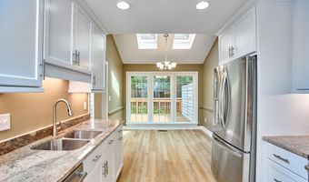 119 Heatherwood Dr, Apex, NC 27502
