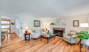 240 Bragg's Ln, Barnstable, MA 02630