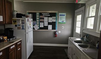 308 W Church St, Aurora, MO 65605